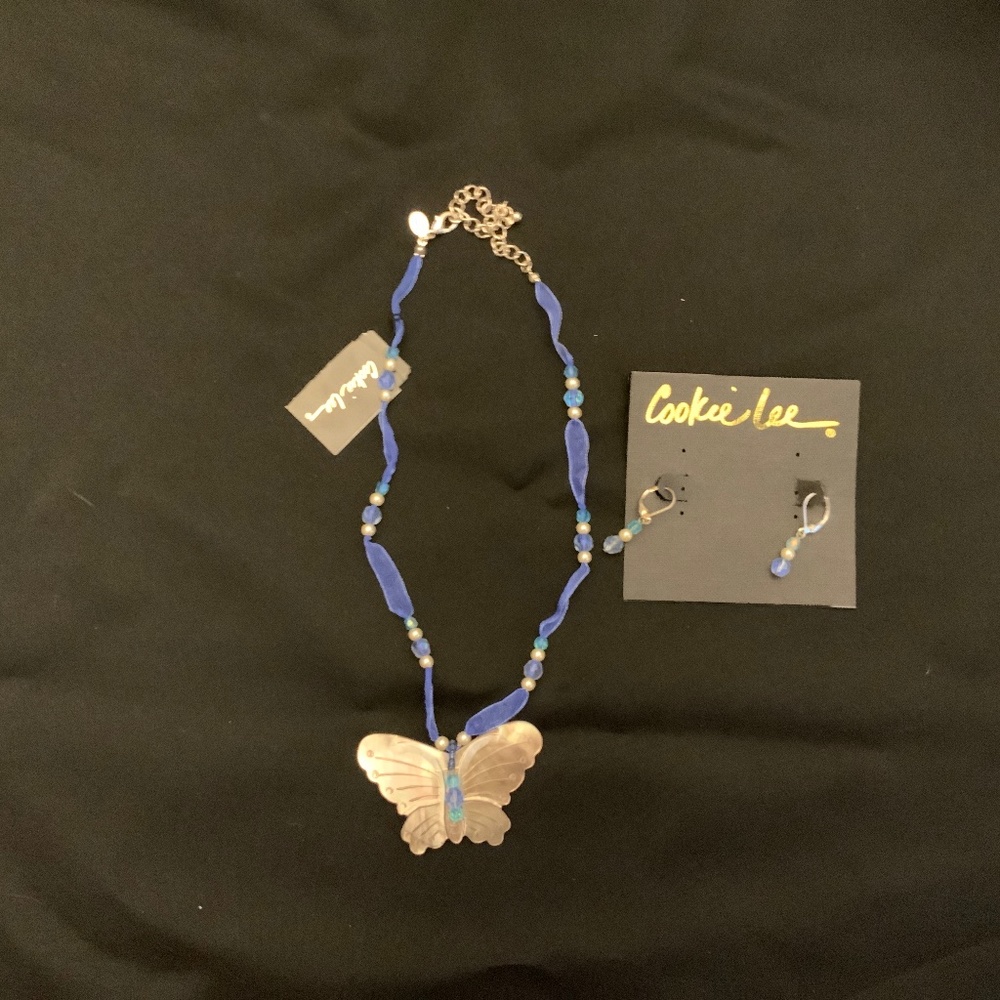 S3/NWT 16” Cookie Lee Necklace & Earring Set-Genuine Shell Butterfly Necklace